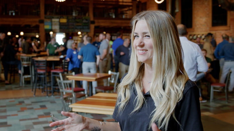 00 Stills Pull 00 16 55 18 Still015