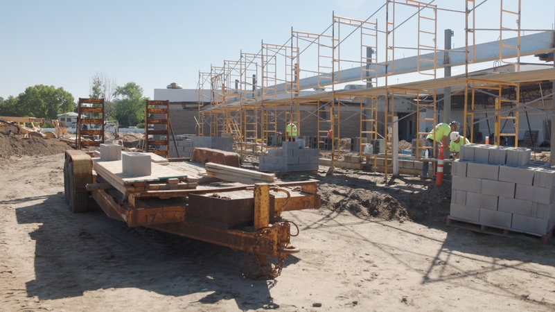 01 v6 00 01 10 20 Still010