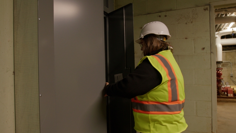 02 Final v1 00 00 37 06 Still005