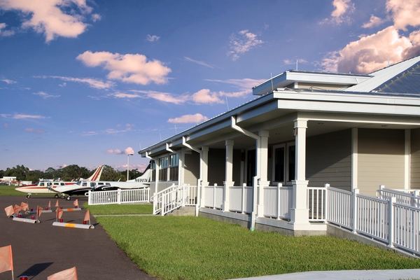 Aviation La Belle Terminal Rear01