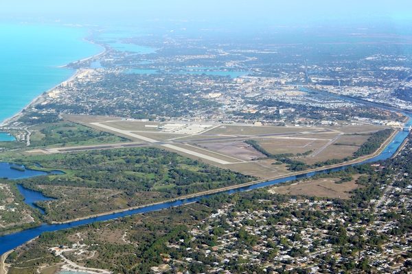 Aviation Venice Runway4 22 Aerial1 sm
