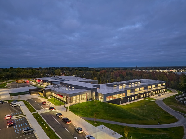 GMB Grandville Middle School 0003