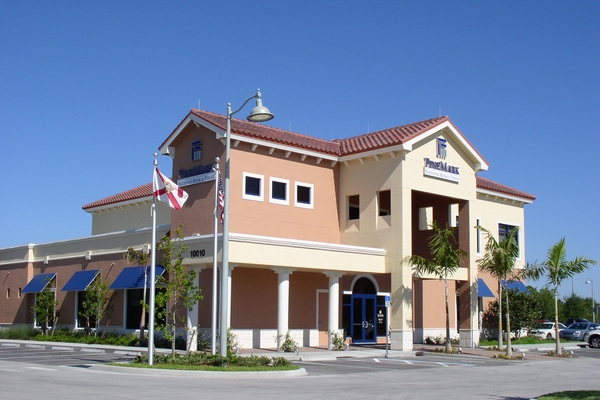Financial Finemark Estero Front b