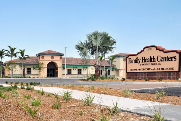 Health Gen FHC Estero Ext w Sign b