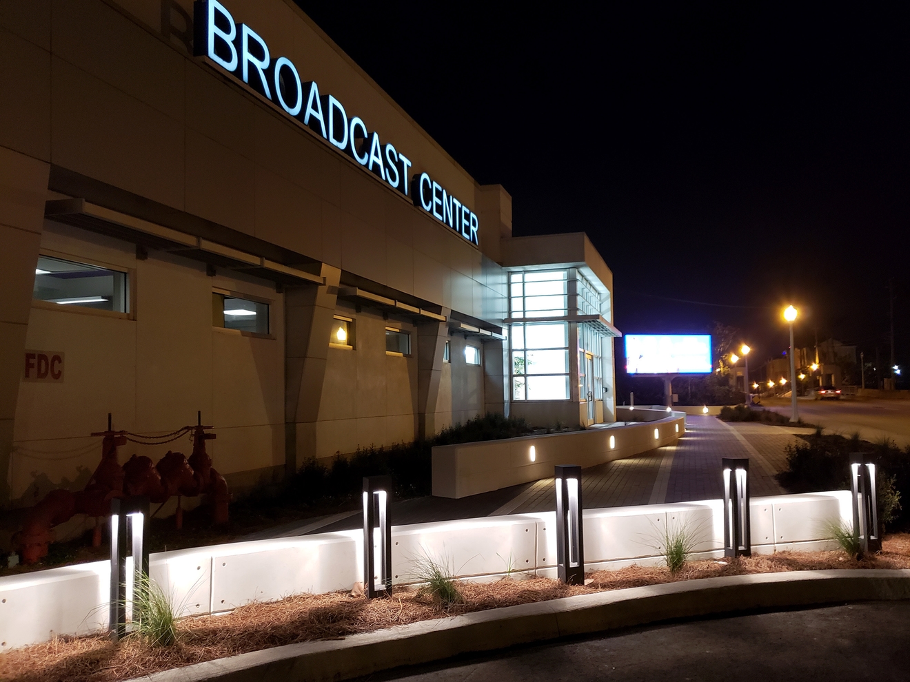 S R WINK Ext Night w