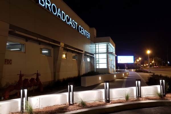 S R WINK Ext Night w