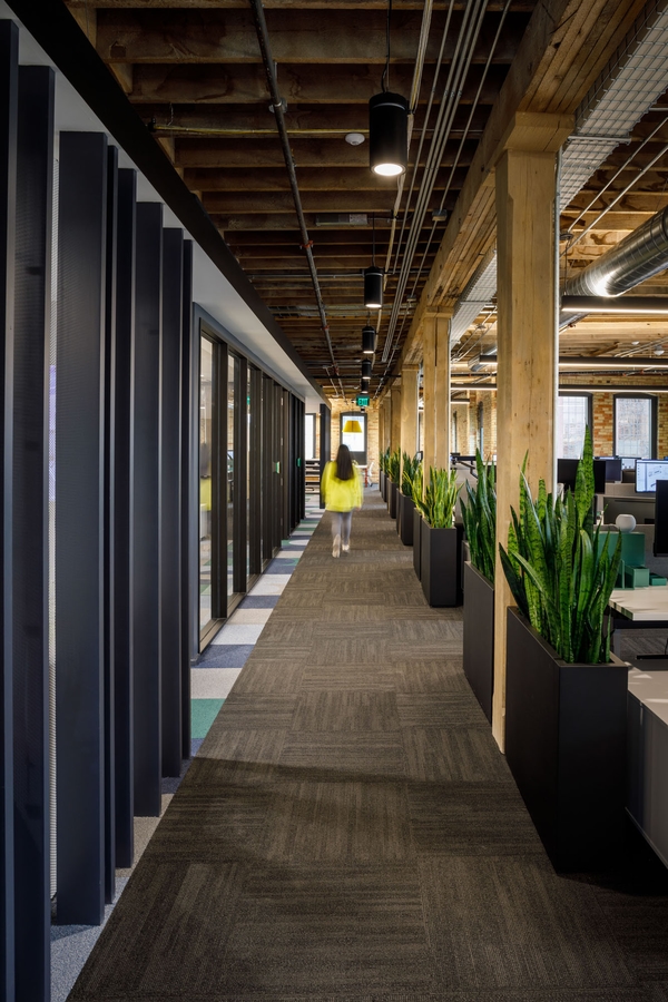 GHAFARI GR OFFICE021