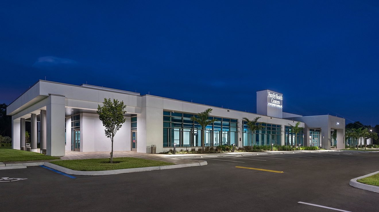 OAK Family Health SR Exterior 26