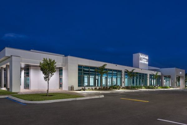 OAK Family Health SR Exterior 26