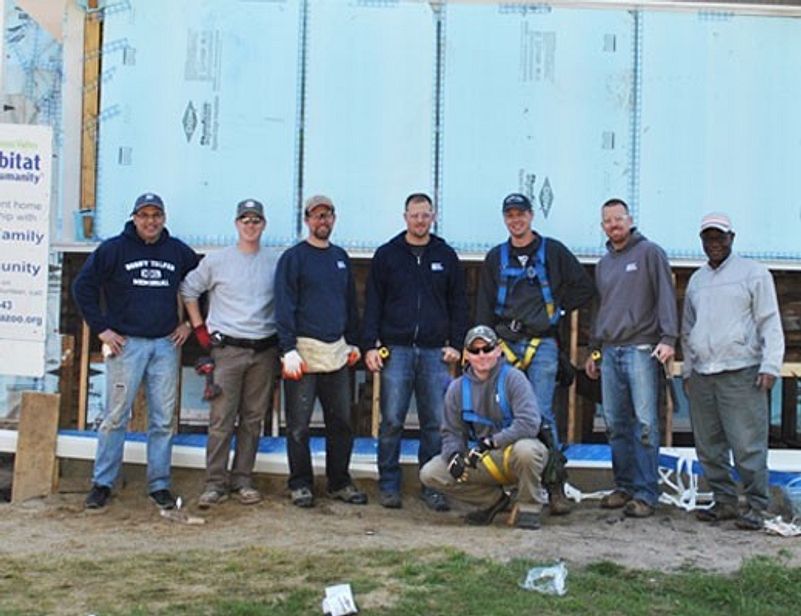 News Hard Hats Strong Hearts Navy Team 520 400 90 s c1