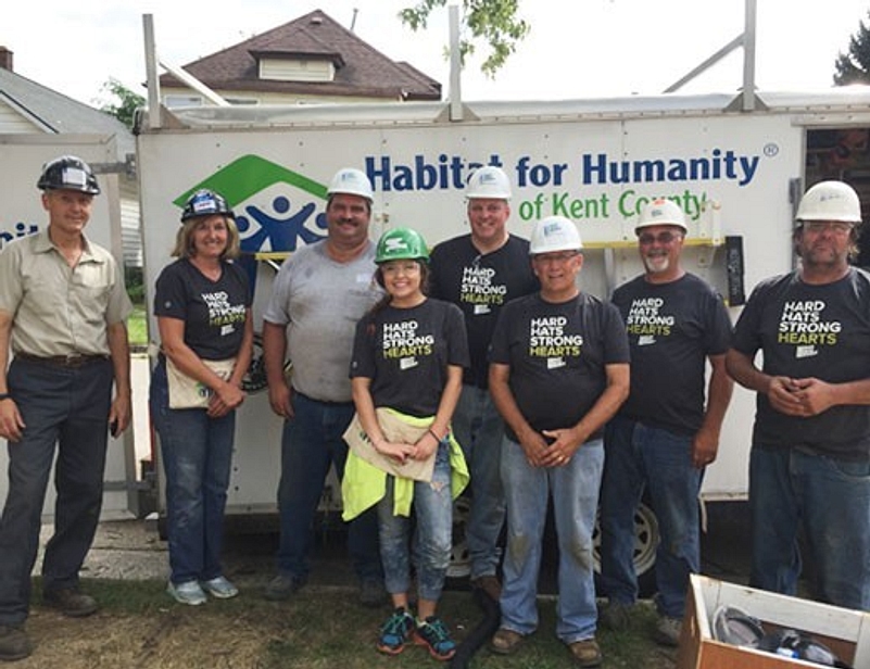 News Hard Hats Strong Hearts Olive Team 520 400 90 s c1