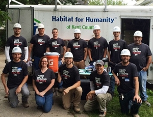 News Hard Hats Strong Hearts Pink Team 520 400 90 s c1