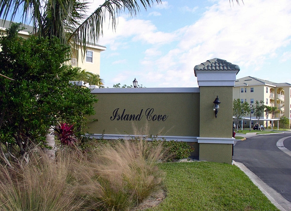 Multi Fam Island Cove Entry1