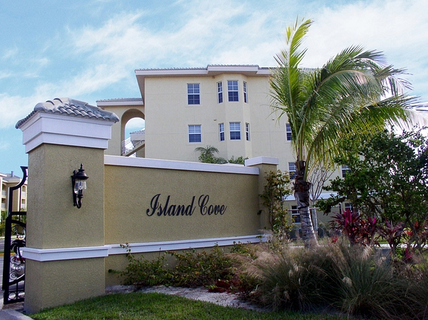 Multi Fam Island Cove Entry2