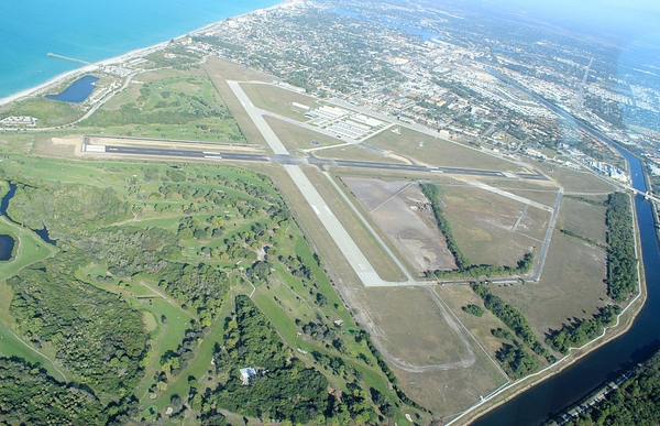 Aviation Venice Runway4 22 Aerial2 med