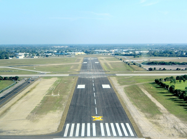 Aviation Venice Runway4 22 Approach4 02