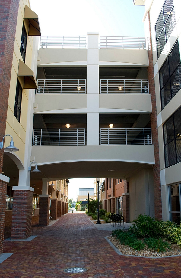 Gov Herald Court Centre Alley Walkway