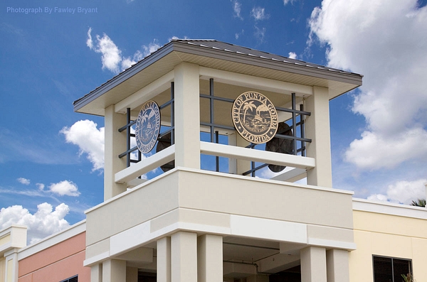 Gov Herald Court Centre End Tower Top