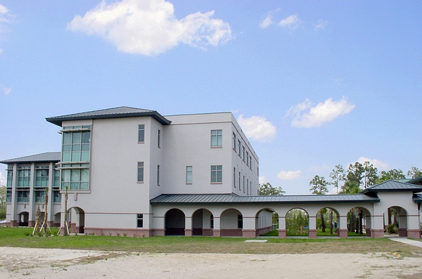 Higher Ed FGCU Acedemic V Exterior1