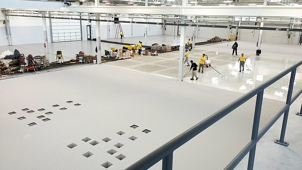 I Nglass epoxy floor installation