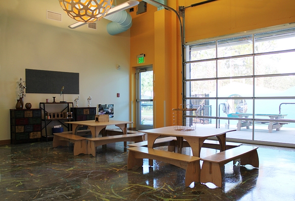K 12 Chicos Day Care Classrm02 W