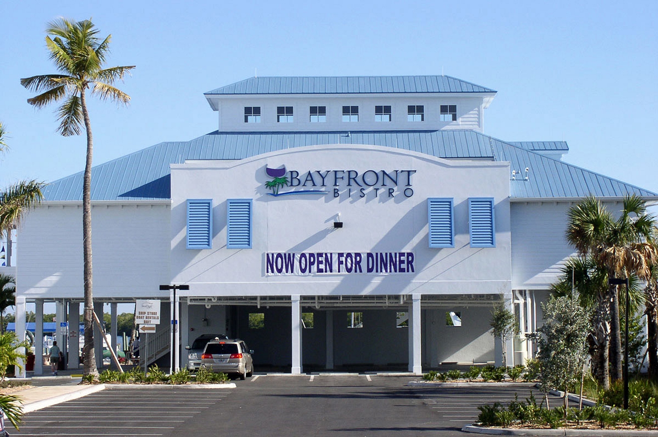 S R Bayfront Bistro Ext Landside