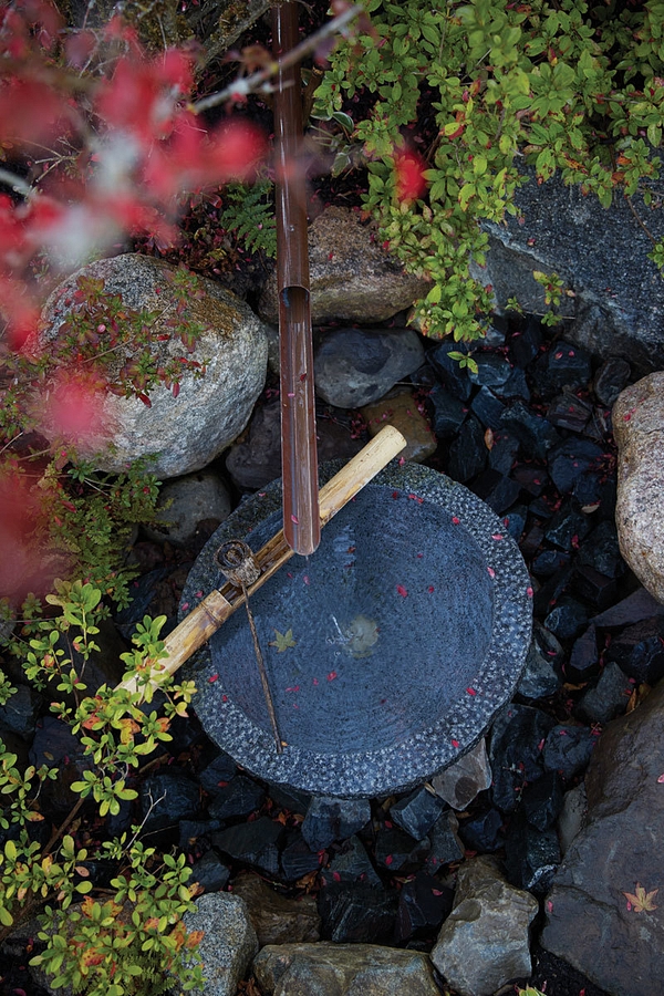 Teahouse water basin