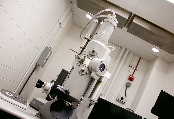 VAI Cryo electron microscopy 04